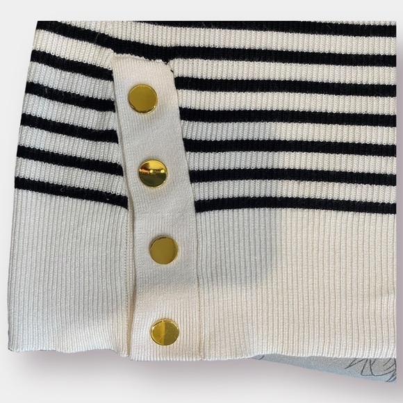 Express Sweater Long Sleeve Off Shoulder Size Large Black White - Picture 8 of 10